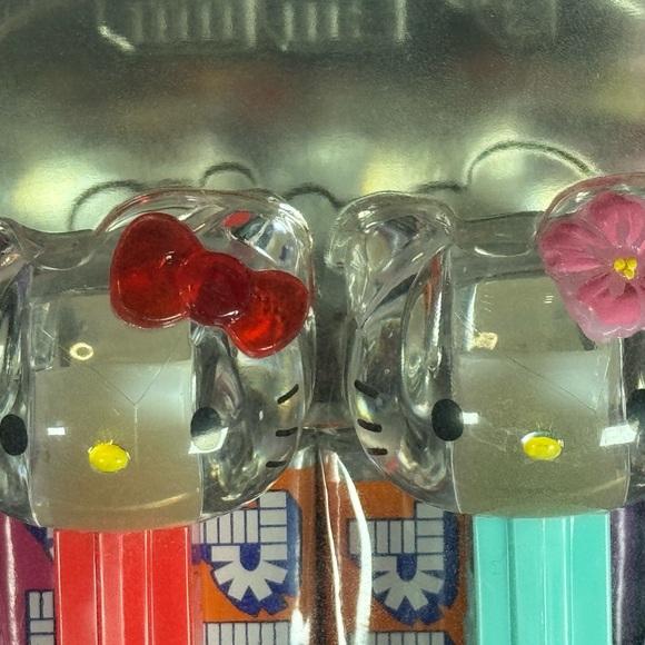 Hello Kitty & My Melody Pez, Sanrio, metal lunchbox style container New/unopened - Picture 3 of 15